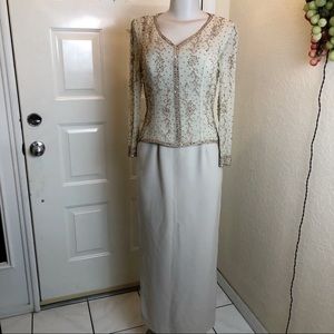 AVANTI DESIGNS EVENINGS DRESS SIZE 10